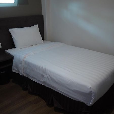 Kl Hotel Labuan Exteriör bild